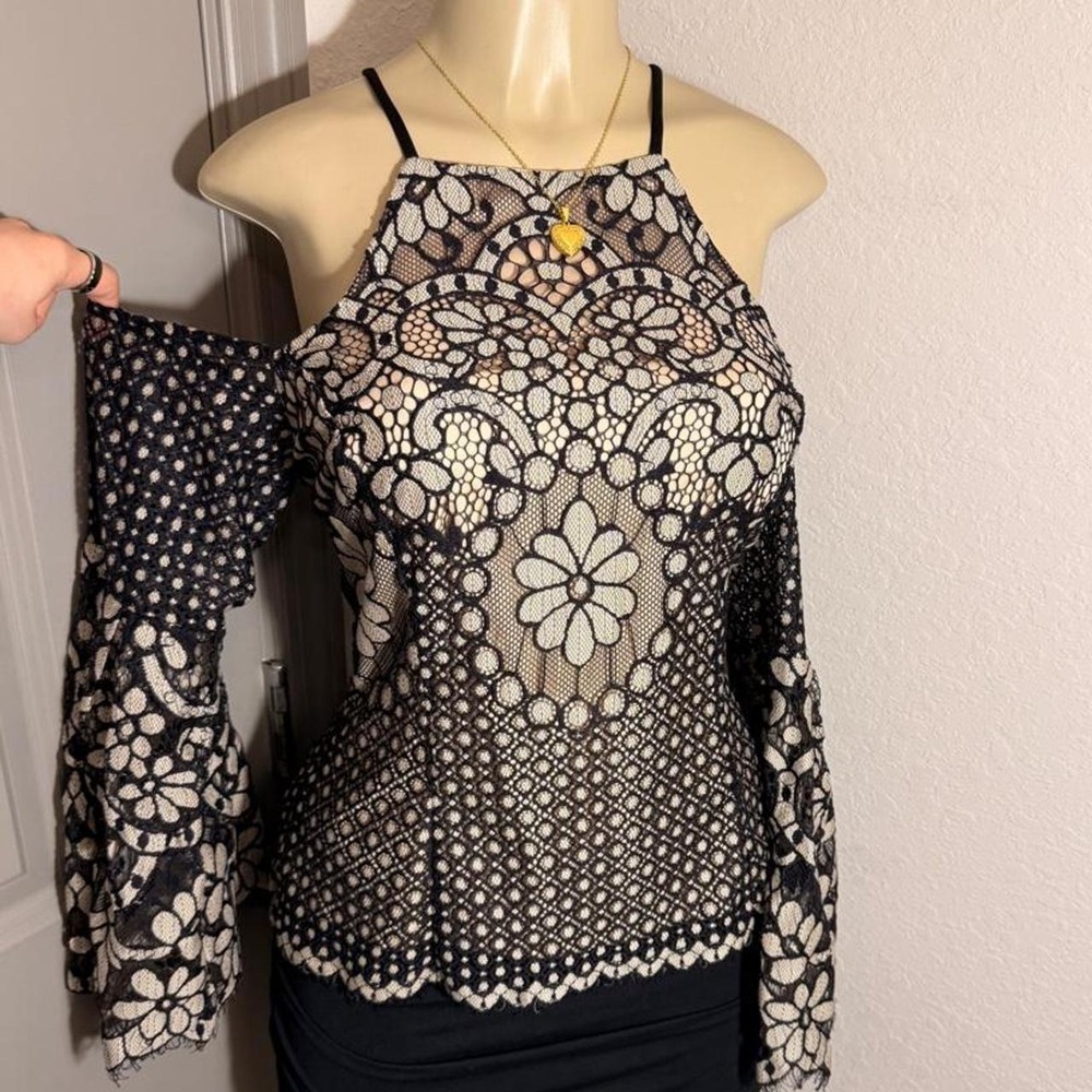Venus black and cream lace top - Picture 2 of 7